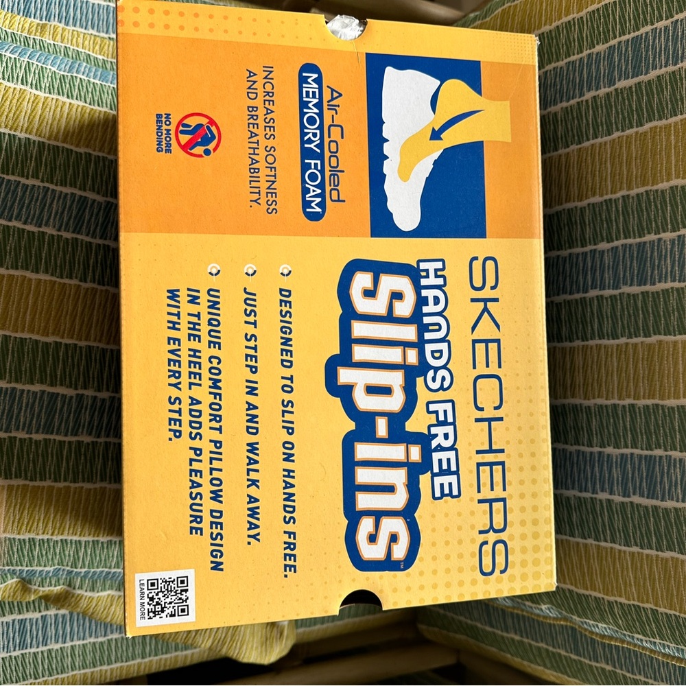 Skechers Hands Free Slip-ins 9.5 natural color. Hard to find. NWT